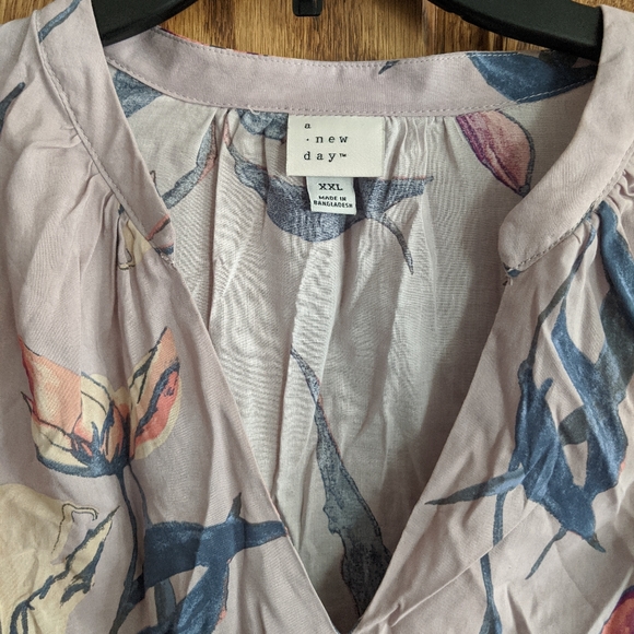 Floral blouse from Target - Picture 2 of 5